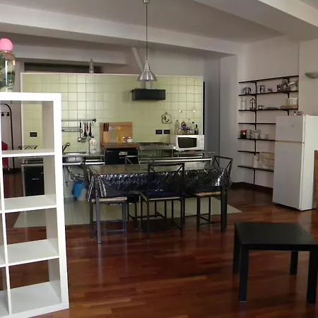 Ampio Open Space In Centro Storico ボローニャ