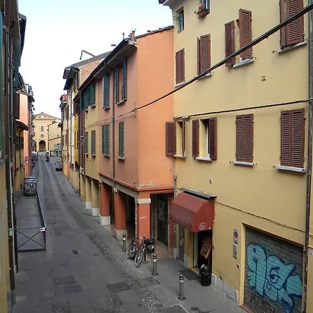 Ampio Open Space In Centro Storico ボローニャ