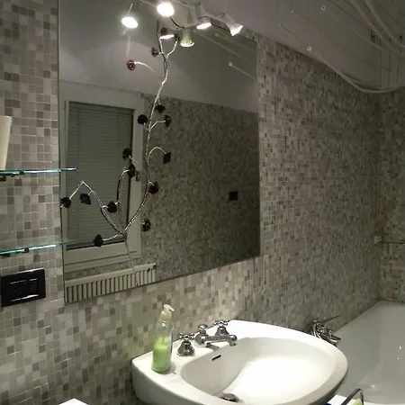 Ampio Open Space In Centro Storico * Bologna