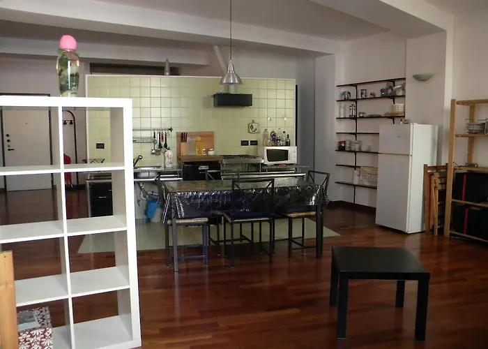 Ampio Open Space In Centro Storico Boloňa